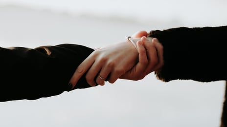 L'amour et le marketing main dans la main.